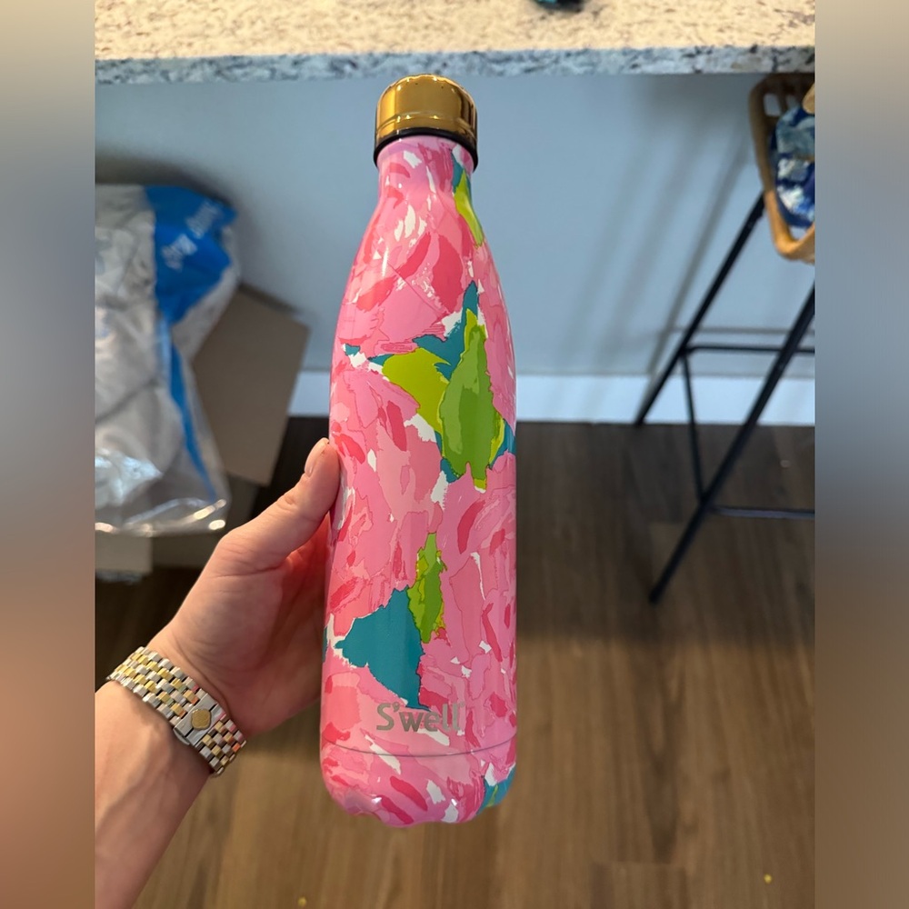 Lilly Pulitzer x Swell water bottle